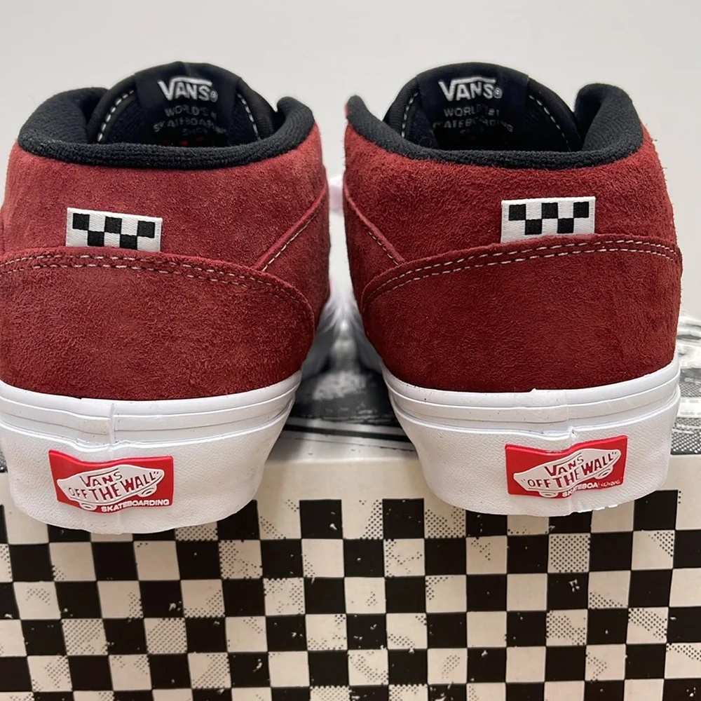 Vans Men’s Skate Half Cab
Pig Suede Brick
VN0A5KYABRI Sneakers - Picture 13 of 16